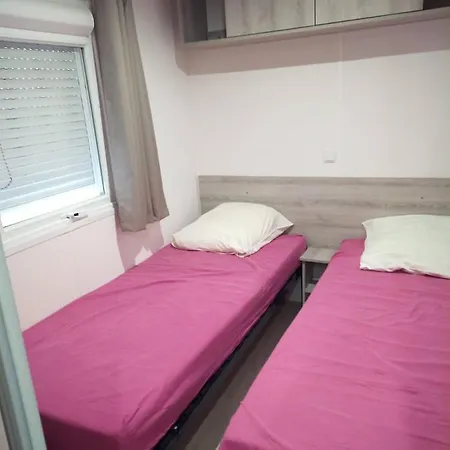 Mobil-home Confort A 300m De L'ocean Kamp alanı